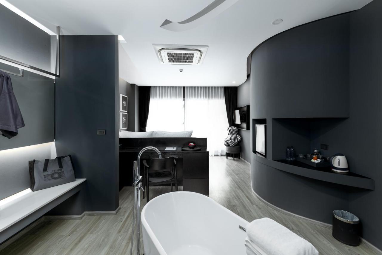 Foto Hotel Phuket Beachfront Ngoại thất bức ảnh Bathroom