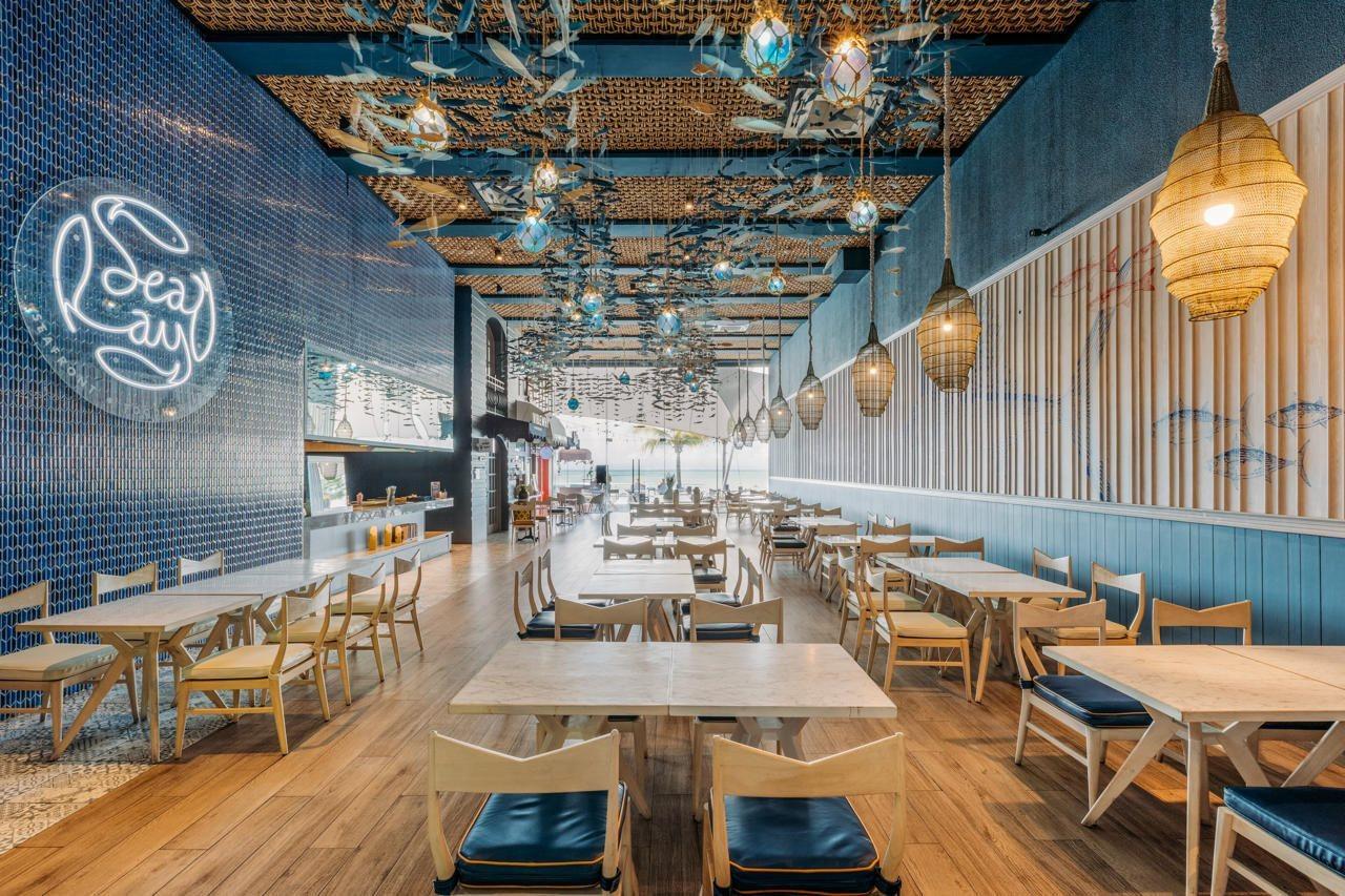 Foto Hotel Phuket Beachfront Ngoại thất bức ảnh Seawall