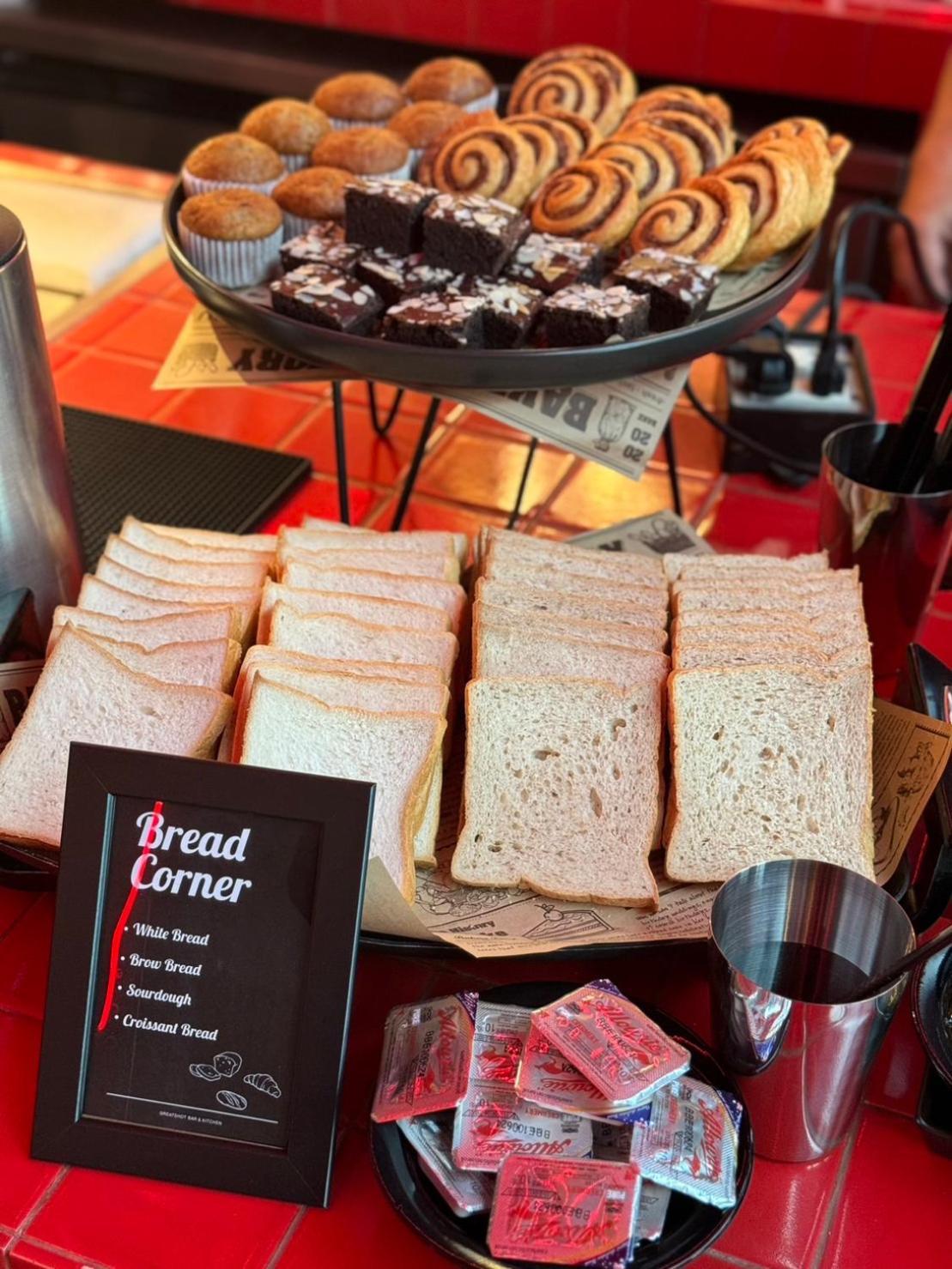 Foto Hotel Phuket Beachfront Ngoại thất bức ảnh White bread