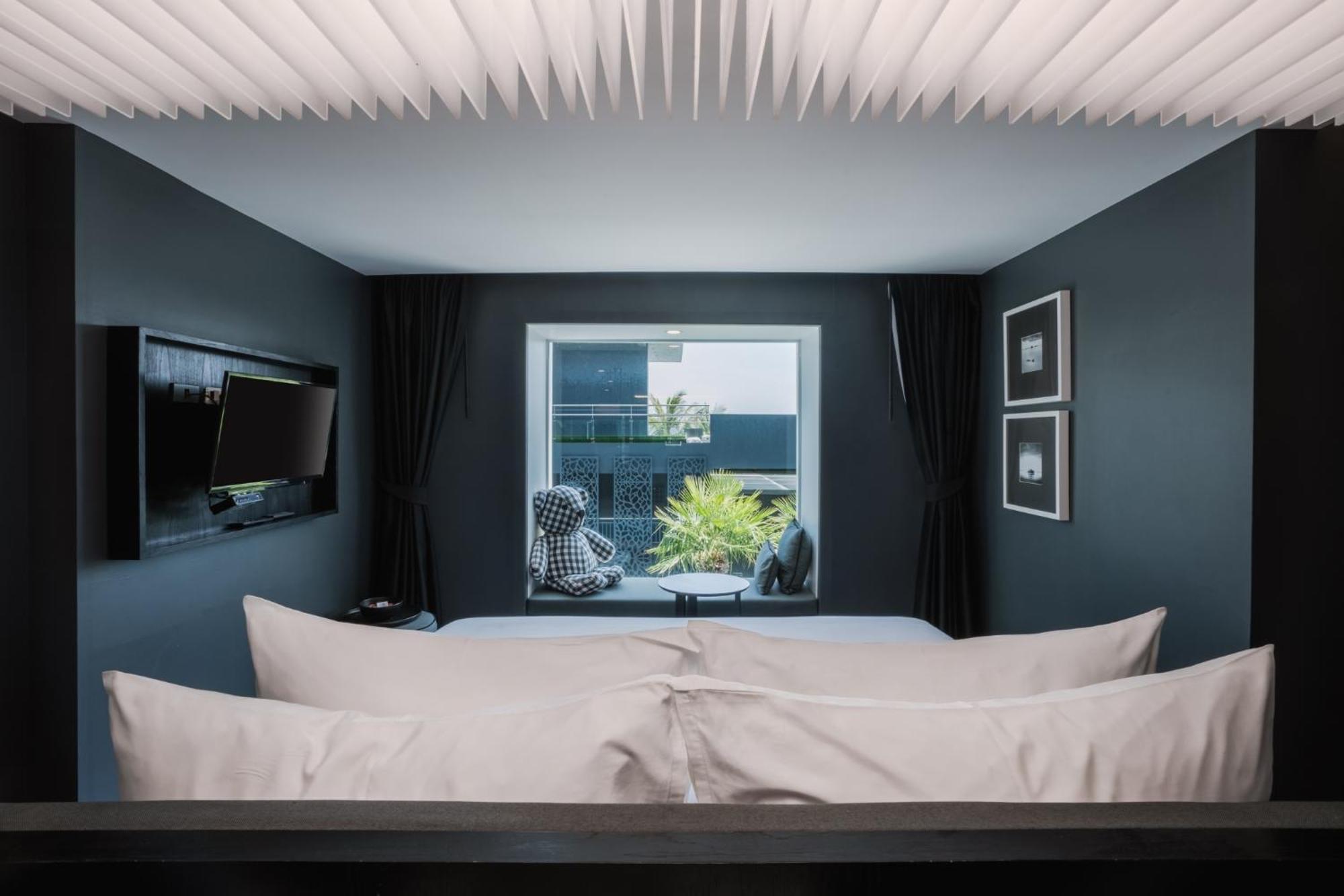 Foto Hotel Phuket Beachfront Ngoại thất bức ảnh A room at the hotel